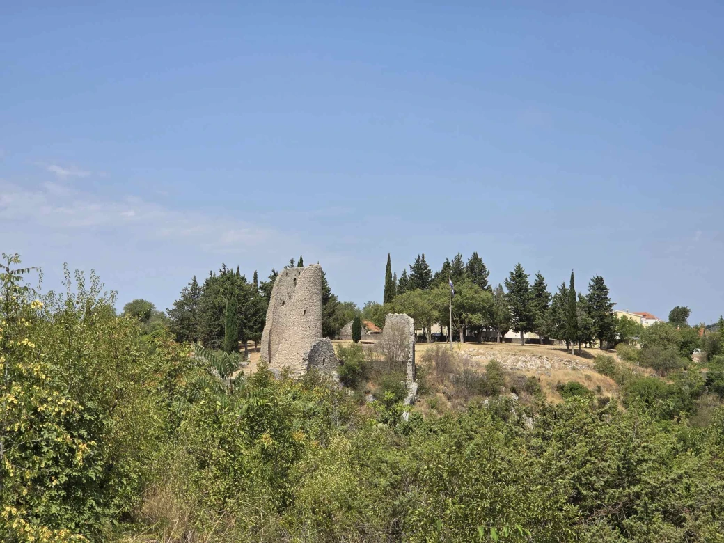 Ruine bei Drniš (HR)