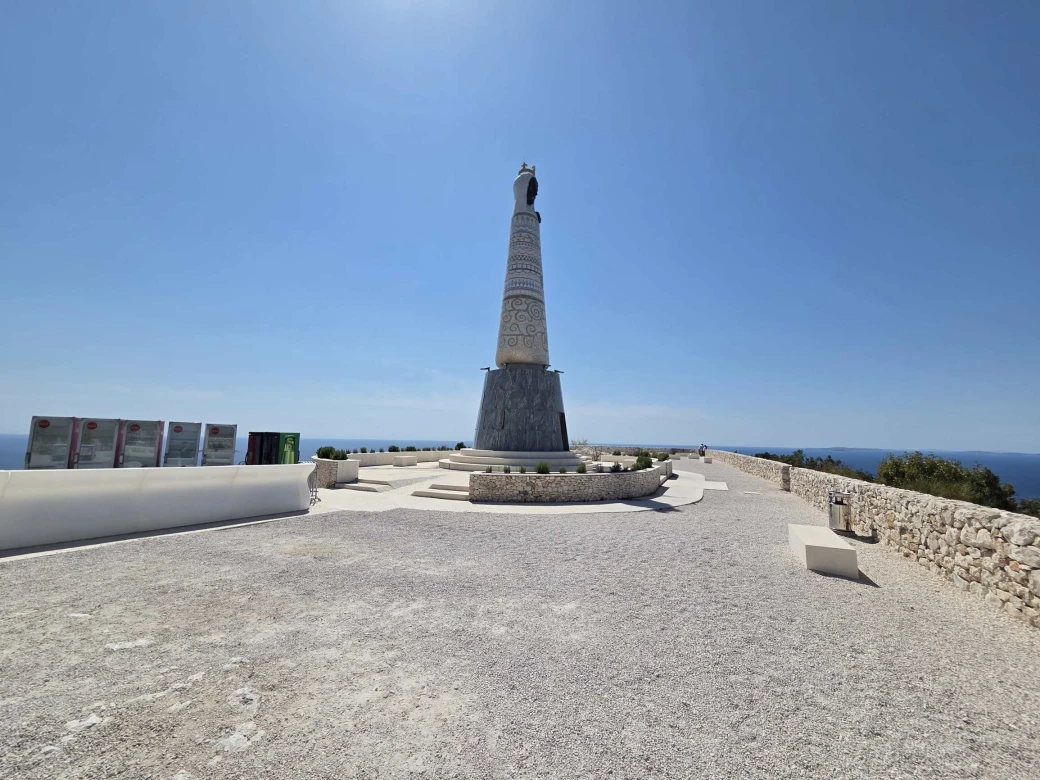 Statue Gospa od Loreta (HR)