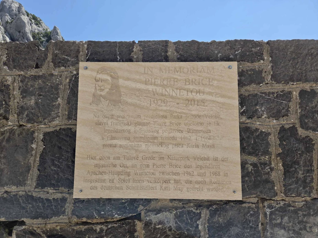 Mali Alan - Pierre Brice Gedenktafel (HR)