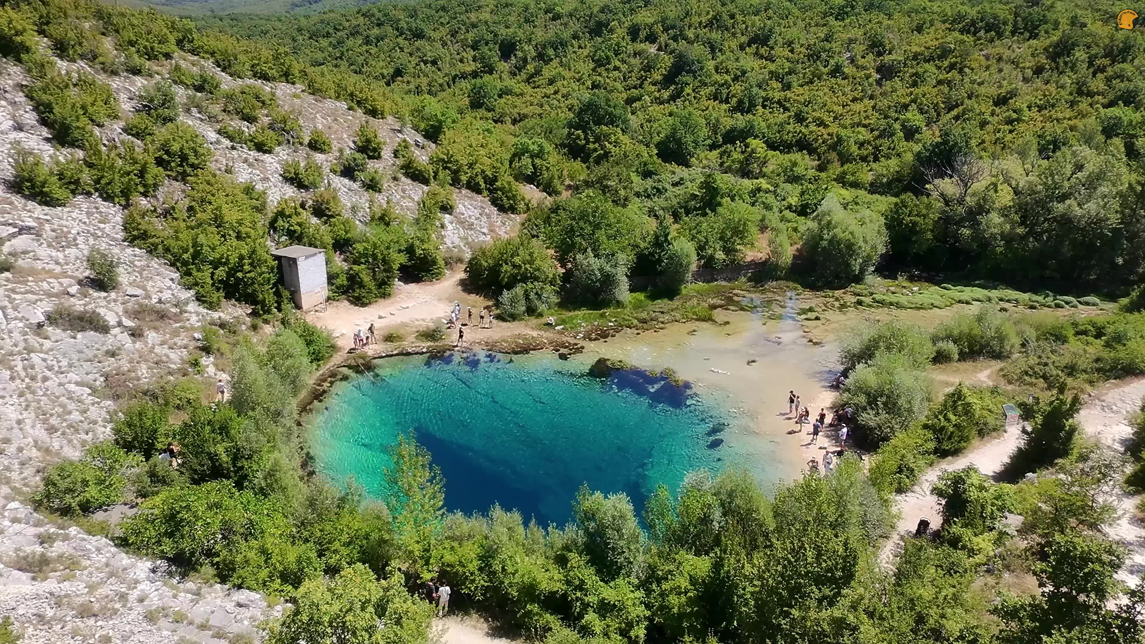 Aerial: Cetina-Quelle / Drachenauge